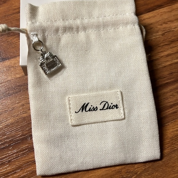 Dior pouch with charm - Picture 2 of 4